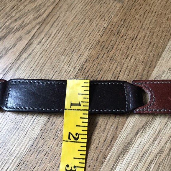 Vintage fossil leather belt with brass hardware. - Picture 5 of 7